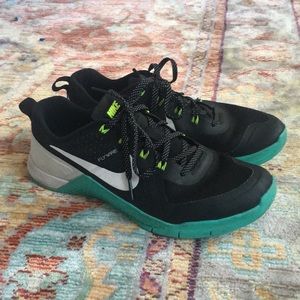 Nike Flywire Women's - Size 9.5